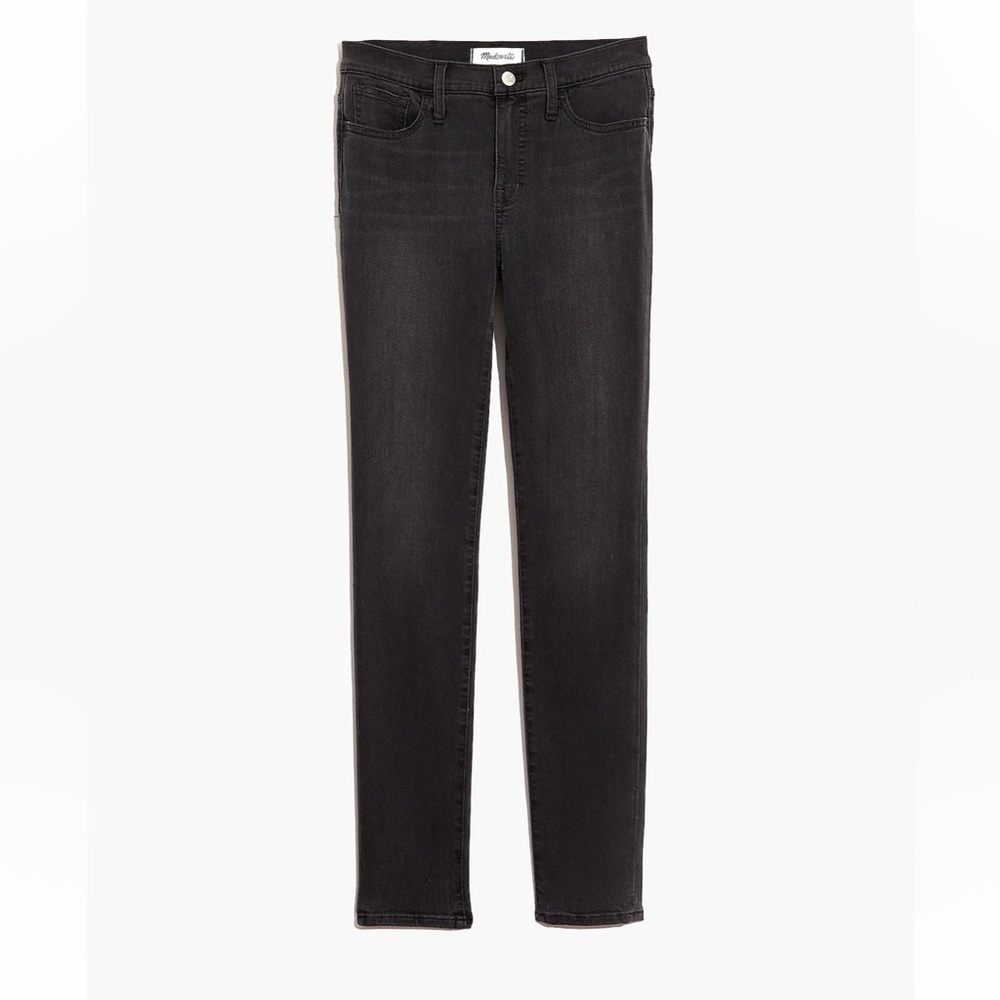 Madewell 9" Mid-Rise Roadtripper Supersoft Jeans in Ashmont Wash - Picture 6 of 16